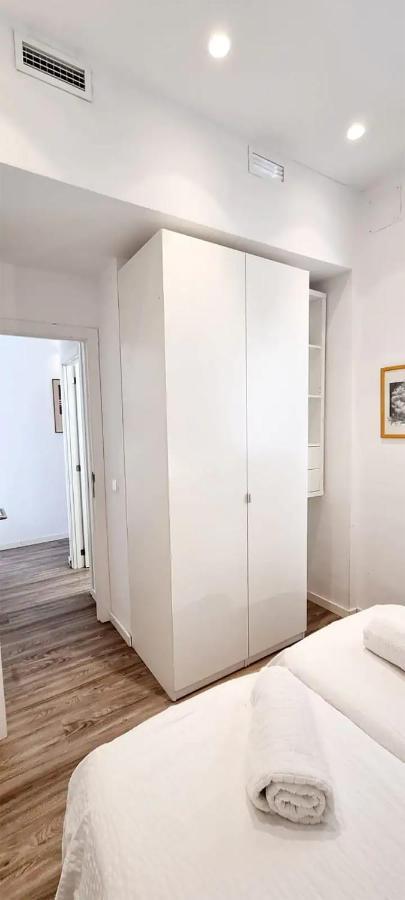 Florit Flats - The Canovas Apartment บาเลนเซีย ภายนอก รูปภาพ