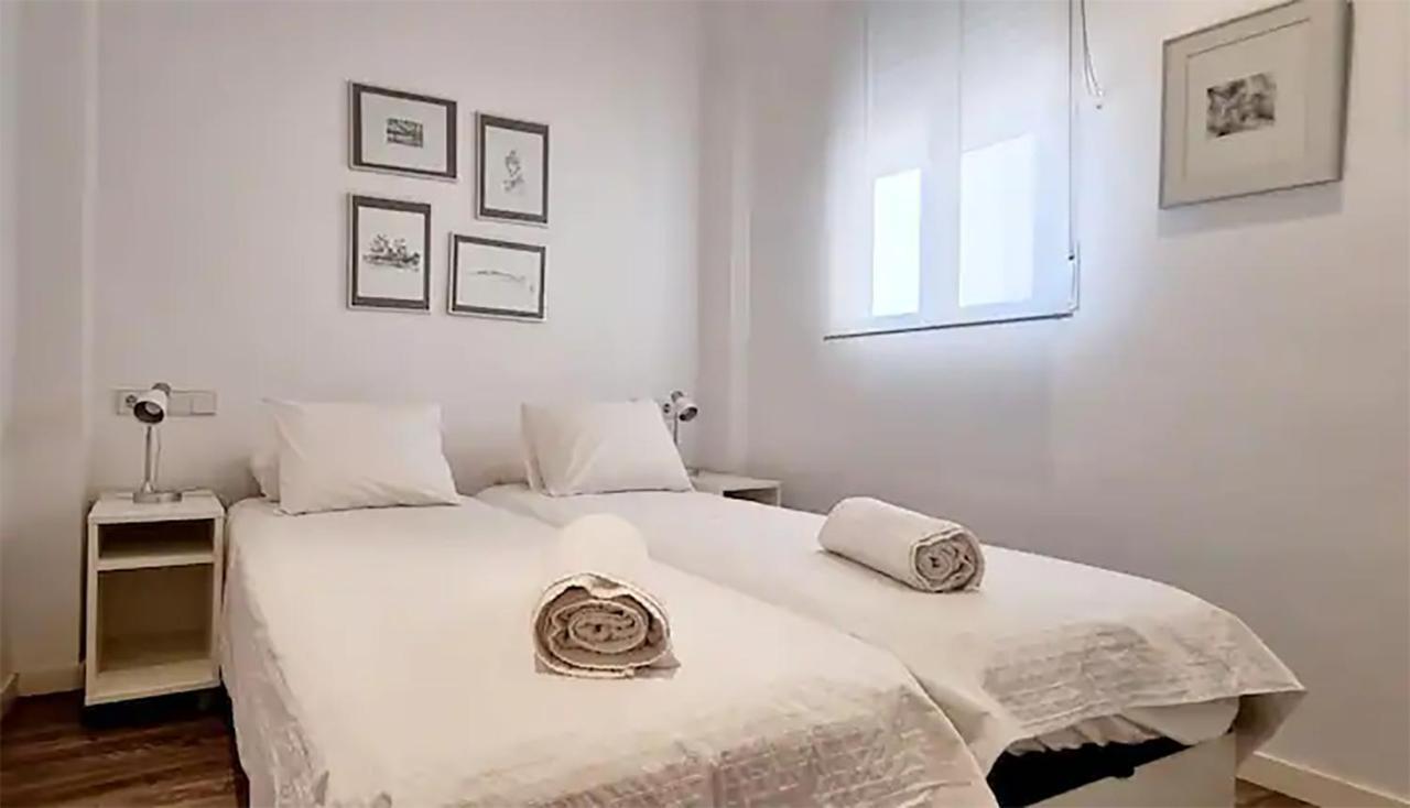 Florit Flats - The Canovas Apartment บาเลนเซีย ภายนอก รูปภาพ